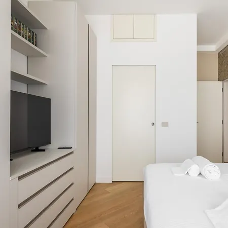 Dimora Montenapo Milan